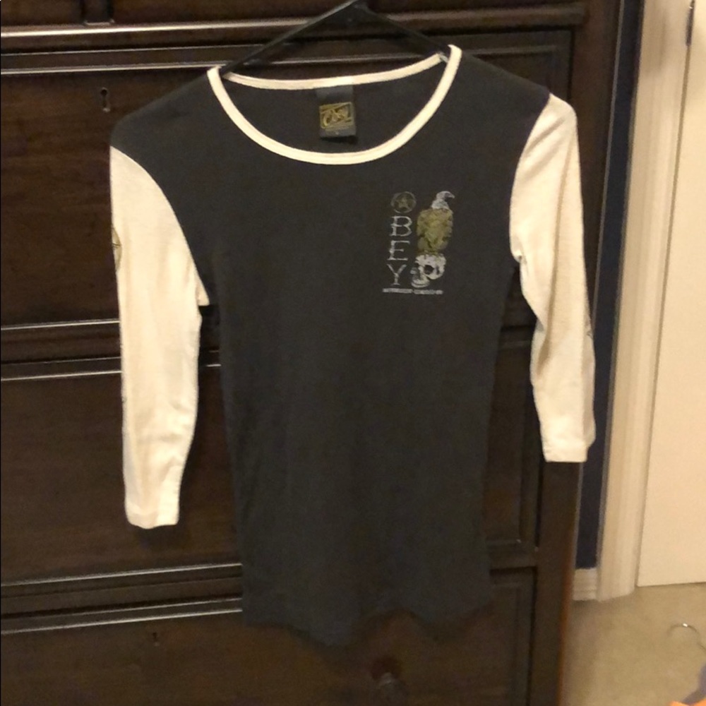Women’s Obey Raglan Tee Size Small